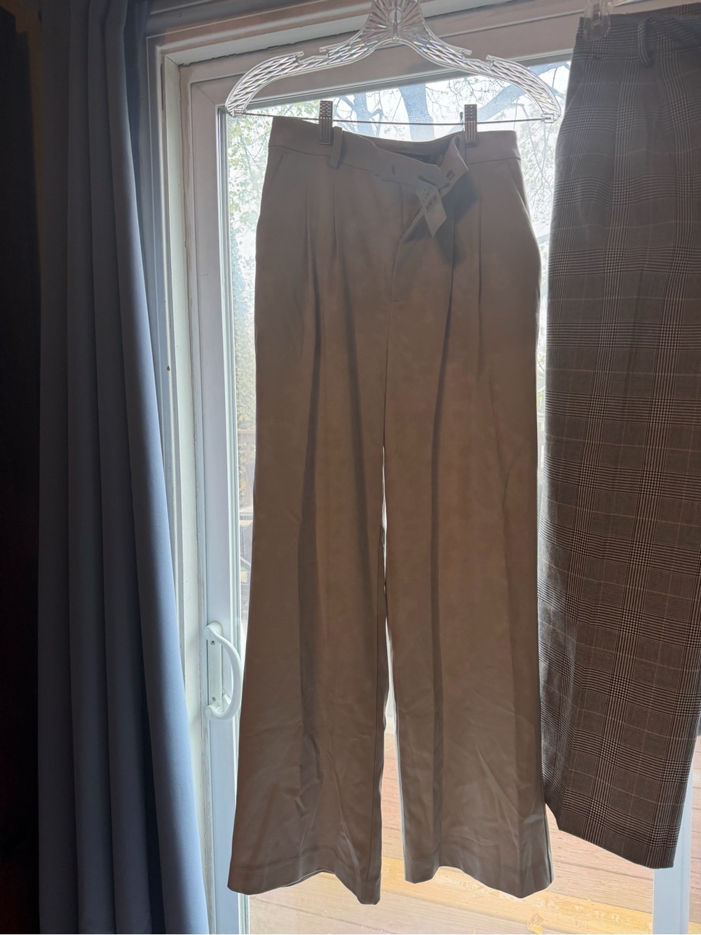 2 LOFT versa Wide-Leg Pleated Pants  — Light grey and plaid (black/white/grey)